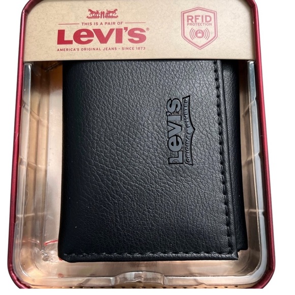 NEW Levi’s RIFD Wallet - Picture 1 of 6